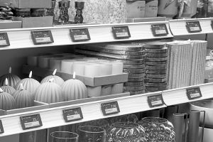 Bald mehr: ESLs in einem Jysk-Store