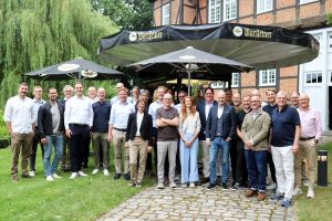 Gut geeinigt: Gruppenbild vom Sommerfest in Haus Aussel