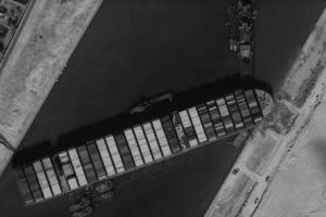 Die Evergiven blockiert den Suez-Kanal