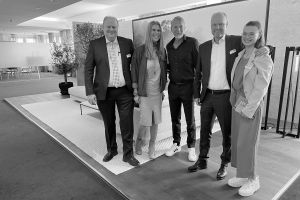 Familie Höner mit Kai Wiesinger in der Mitte