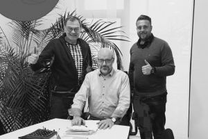 Lutz Reinhardt und Jan Schuon beim Notar