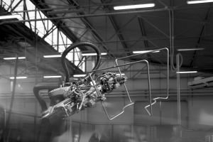 Fertigung in einer italienischen Möbelfabrik