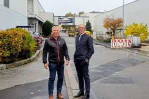 Zwischen Badmöbel-Kompetenzzentrum und Fertigung: Volker Skuras, Robert van Loosen