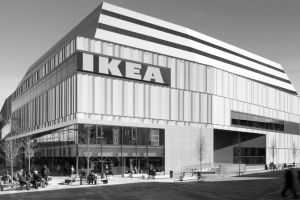 Mit Untermieter: Ikea in Hamburg-Altona