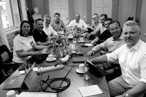 Vorstand at work: Ulrike Pesta, Michael Mehnert, Volker Klodwig, Michael Lehmkuhl, Christian Gerwens, Bernd Weisser, André Dorner, Matthias Berens, Ralph Leimbach, Volker Irle