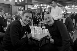 Am Gipfel-Abend im Wirtshaus: Marc Appelhoff, David Östreich