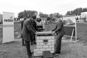 Packen an: Frank Blanke und Hettich-Gruppen-Geschäftsführer Sascha Groß