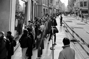 Gedränge bei Pfisters Schlafstudio-Eröffnung in Basel