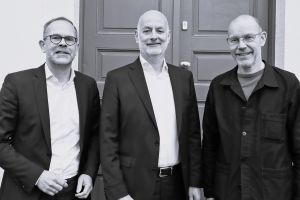 VDM-Hauptgeschäftsführer Jan Kurth mit altem und neuem Präsidenten: Elmar Duffner, Leo Lübke