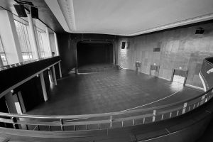 Die Alte Kongresshalle ohne Gipfel