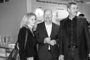 Gemeinsam in Eching: schwedische Botschafterin Veronika Wand-Danielsson, Ikea-Deutschlandchef Walter Kadnar, Bayerns Ministerpräsident Markus Söder