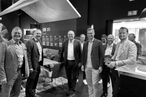 2024 (noch) auf der M.O.W. bei K+W: Die Begros zu Besuch bei Ralph Grabow