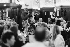 Joachim Herrmann spricht vor der GfM-Trend-Gemeinde