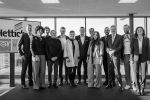 Übergabe in Veduggio: FGV- und Hettich-Management mit Dr. Andreas Hettich und den Vorbesitzern von FGV